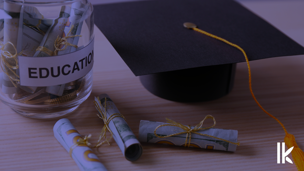 In France, taxable companies are real assets for schools. The apprenticeship tax paid by these companies contributes to funding the schools, through alumni offices or associations that maintain the link between former graduates and the schools...